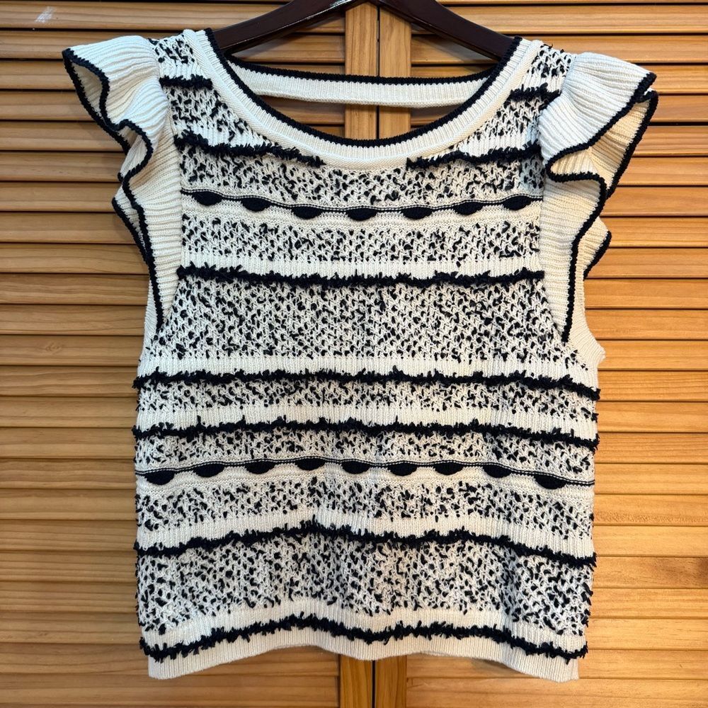 Anthropologie Black and White Textured sweater size medium - Picture 3 of 6